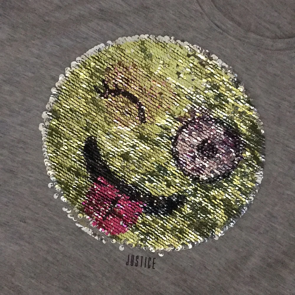 2/$25 Listing ⬇️ 2 in 1 - Justice Flip Sequin Silly Face Heart Eyes Emojis Tee